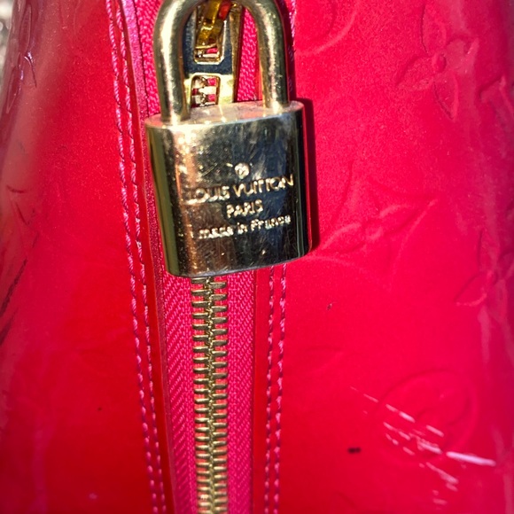 Louis Vuitton Vintage Pink Vernis Alma Handbag - Picture 5 of 8